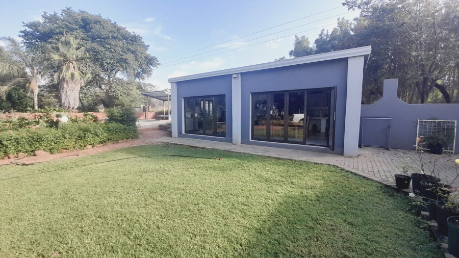 6 Bedroom Property for Sale in Kameeldrift-Wes North West